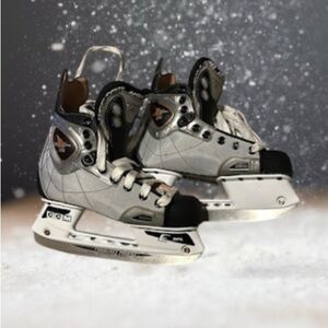 CCM Vector 7.5 Proformance Profile Hockey Skates ERPL Youth Size 1.5